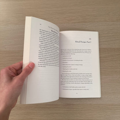 Living Wicca: A Further Guide for the Solitary Practitioner | Scott Cunningham